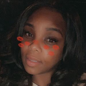 Meet your Posher, Kelli